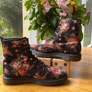 Dr Martens 1460 Victorian Flowers Canvas Boots